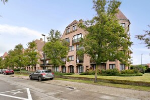 Apartment | Internet - Cozy and Roomy Studio With a Homely Feel (De Haan)