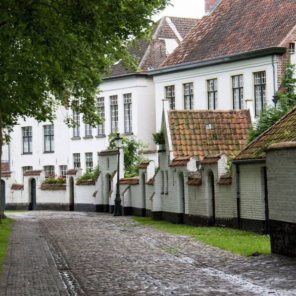 House | 2 bedrooms, Internet - Two Guest-rooms in Stylish Villa - Free Bikes (Bruges)