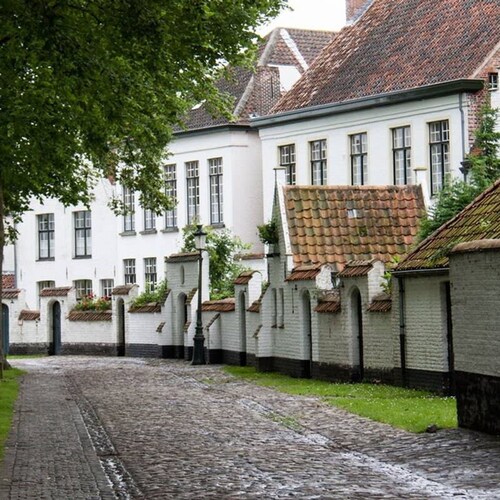 Two Guest-rooms in Stylish Villa - Free Bikes