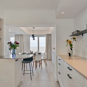 4 bedrooms, Internet - Panoramic Seaview Apartment in t Zoute (Knokke-Heist)
