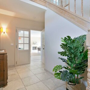 Apartment, Accessible - Spectacular Holiday-villa With Lounge-area and bar (Koksijde)