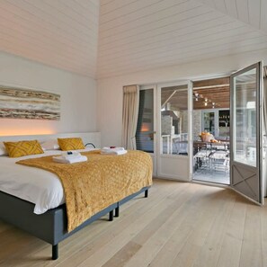 Apartment, Accessible | 4 bedrooms, Internet - Spectacular Holiday-villa With Lounge-area and bar (Koksijde)