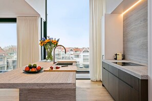 3 bedrooms, Internet - Majestic new Penthouse With 2 Parkings (Knokke-Heist)