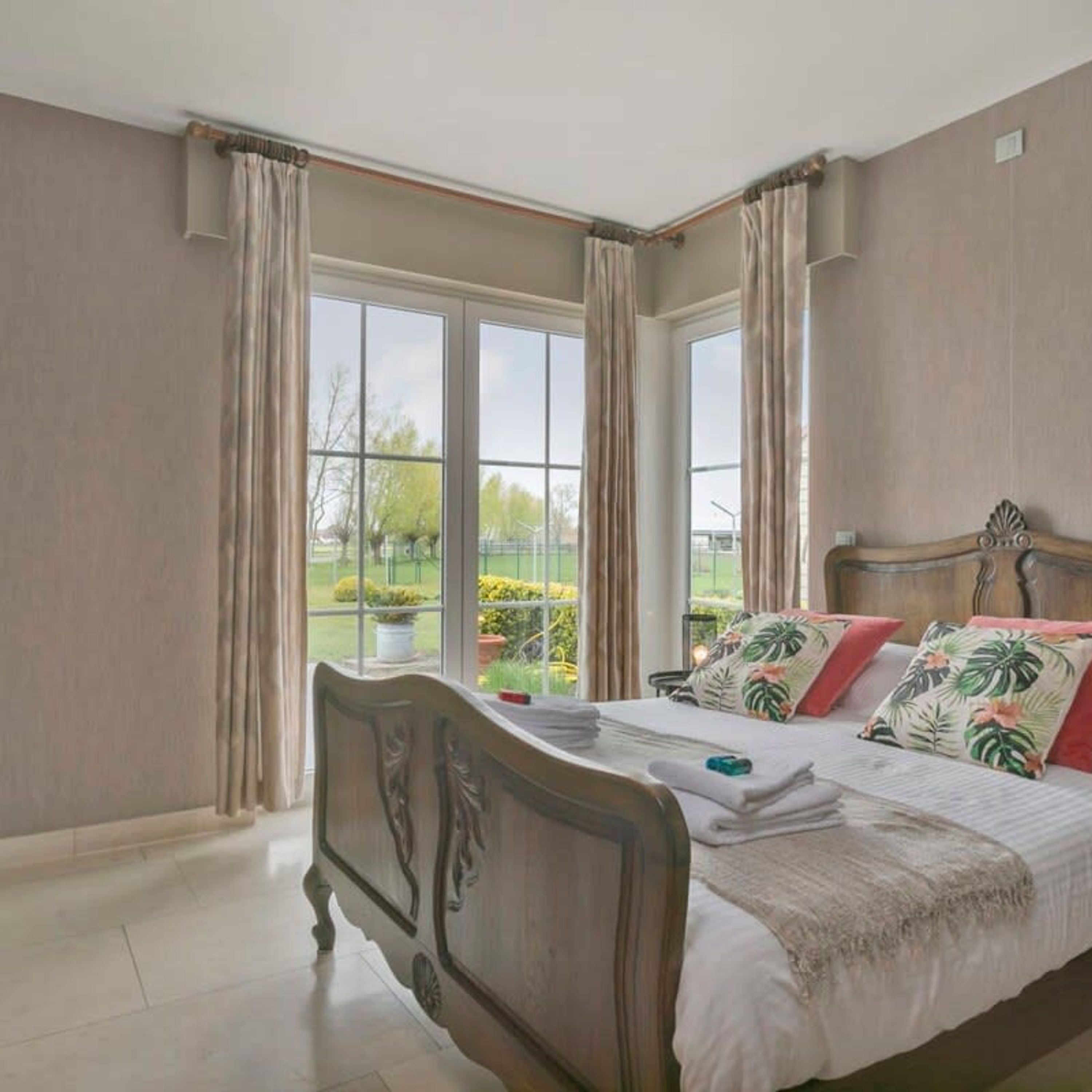 Villa | 5 bedrooms, Internet