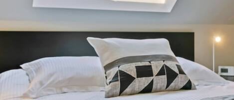 3 عدّة غرف نوم وخدمة الإنترنت