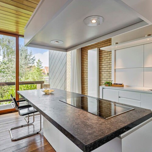 Modernist Design House With Garden Near the Beach