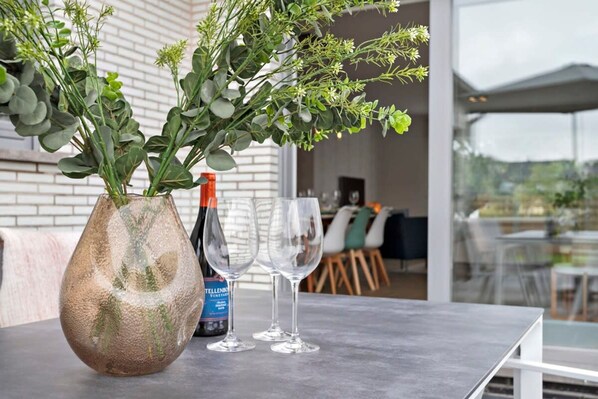 House | 3 bedrooms, Internet - Spacious Bungalow With Garden Near the Beach sea (Middelkerke)