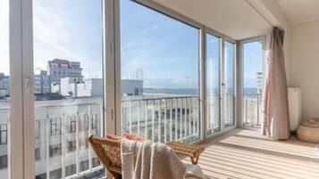 ์ํํธ | 3 ๊ฐ์ ์นจ์ค, ์ธํฐ๋ท