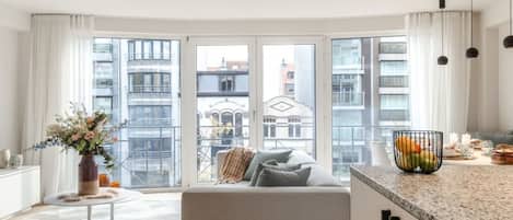 3 bedrooms, Internet