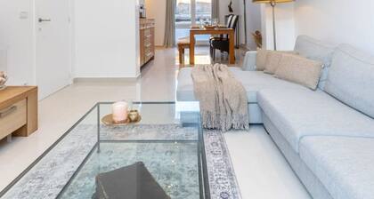 Stylish Duplex Apartment in a Renovated Town House