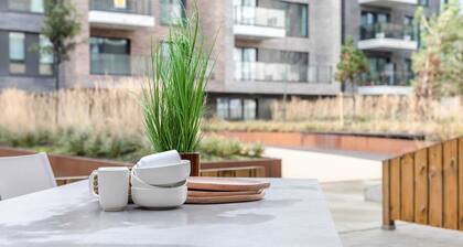 New Holiday Home With Parking Near the Beach