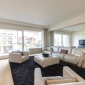 Apartment | 3 bedrooms, Internet - Modern Apartment at the Beach With Parking (Knokke-Heist)
