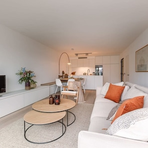 Apartment | 2 bedrooms, Internet - Renovated Apartment With sea View and Parking (Knokke-Heist)
