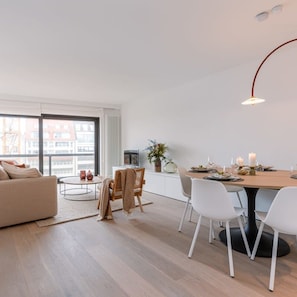 Apartment | 2 bedrooms, Internet - Renovated Apartment With sea View and Parking (Knokke-Heist)