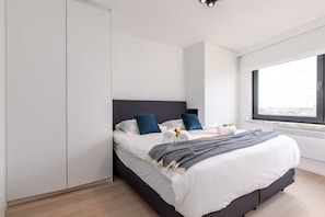 Apartment | 2 bedrooms, Internet - Renovated Apartment With sea View and Parking (Knokke-Heist)