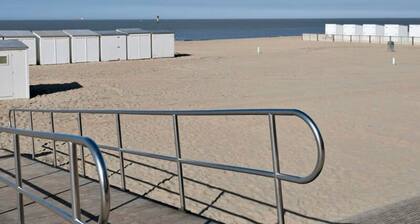 Beautiful and Spacious Studio With Side Seaview