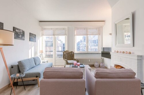 Beautiful and Spacious Studio With Side Seaview