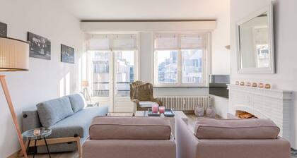 Beautiful and Spacious Studio With Side Seaview