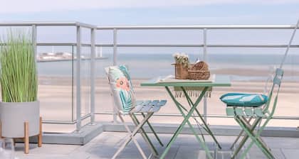 Stunning Studio With Sea-view on top Location