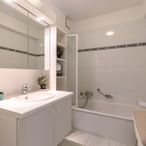 Apartment | 2 bedrooms, Internet - Cosy Flat With Lateral sea View (Middelkerke)