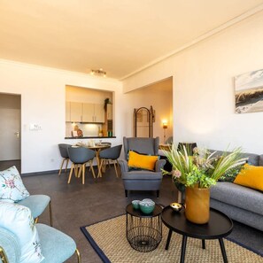 Internet - Beautiful Spacious Studio With Frontal sea View (Knokke-Heist)