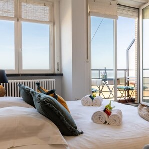 Apartment | Internet - Beautiful Spacious Studio With Frontal sea View (Knokke-Heist)