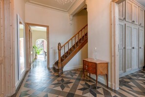 5 habitaciones y acceso a internet 