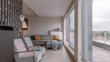 Apartment, Accessible | 2 bedrooms, desk, Internet