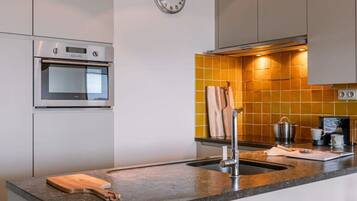 Apartment, Accessible | 2 bedrooms, desk, Internet