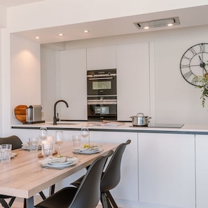 Apartment | 1 bedroom, Internet - Lovely Apartment With Lateral sea View and Parking (Ostend)