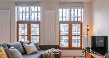 Stunning Apartment at the Grand Market of Antwerp
