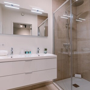 Apartamento | 3 dormitorios, escritorio, Internet
