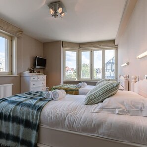 Apartment | 3 bedrooms, Internet - Beautiful and Authentic Apartment Nearby the Beach (De Haan)