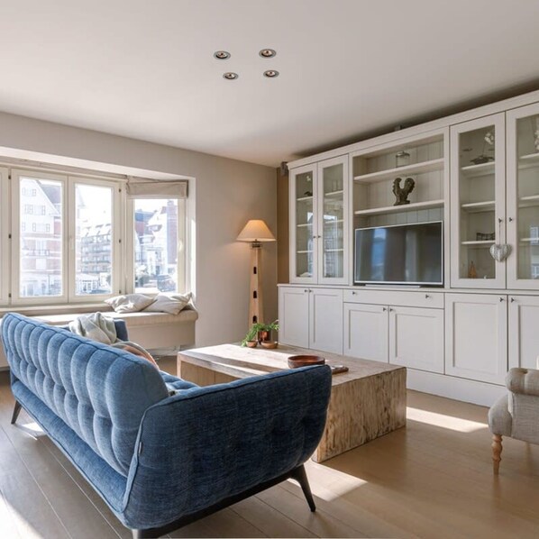 Apartment | 3 bedrooms, Internet - Beautiful and Authentic Apartment Nearby the Beach (De Haan)