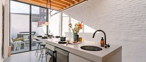 2 bedrooms, Internet