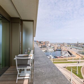 1 bedroom, Internet - Apartment With Lateral sea View and Harbor View (Ostend)