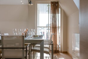 Apartamento | 3 dormitorios, escritorio, Internet