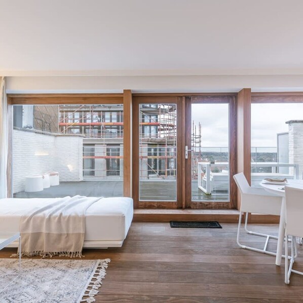 2 bedrooms, Internet - Modern Apartment With Terraces and Parking (Knokke-Heist)