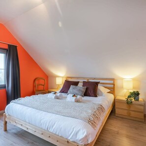 House, Accessible - Rustic Family Holiday Home for up to 8 People Located in the Green of the Countryside (Veurne)