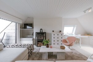 2 bedrooms, Internet