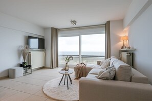 2 bedrooms, Internet - Bright Apartment With Beautiful sea View (Middelkerke)