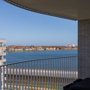 2 bedrooms, Internet - Bright Apartment With Seaview (Bredene)