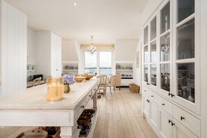 3 bedrooms, desk, Internet - Stunning Penthouse With Free Parking and sea View (Knokke-Heist)