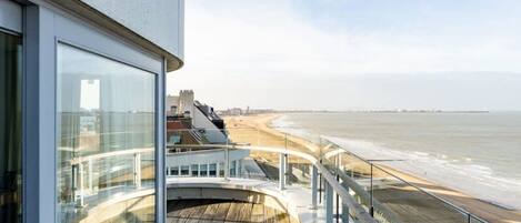 Apartment, Accessible | 3 bedrooms, desk, Internet