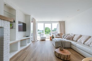 House | 3 bedrooms, Internet - Vacation Home in Damme With Sunny Garden and Views (Damme)