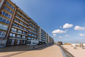 Apartment, Accessible | 2 bedrooms, desk, Internet