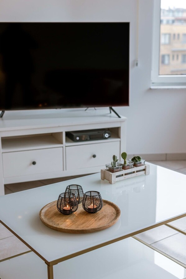 3 عدّة غرف نوم وخدمة الإنترنت