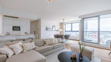 Apartment | 2 bedrooms, desk, Internet