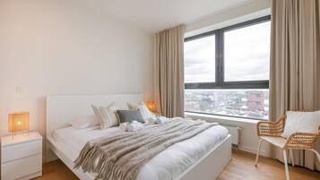 Apartment | 2 bedrooms, desk, Internet