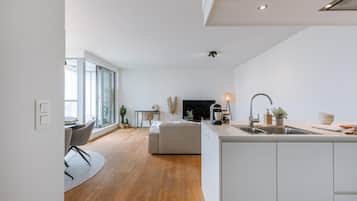 Apartment | 2 bedrooms, desk, Internet